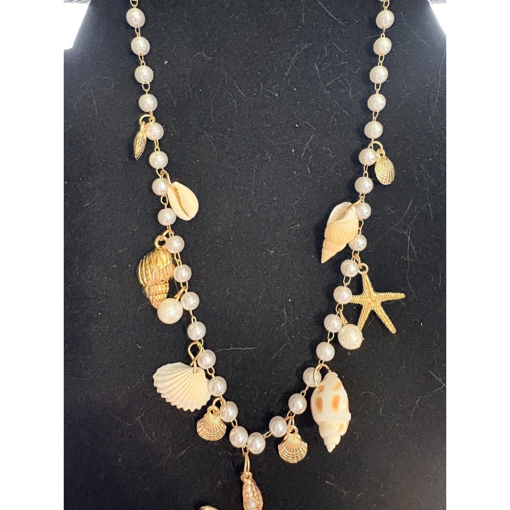 Beautiful Seashell Style Necklace with Starfish‎ Center